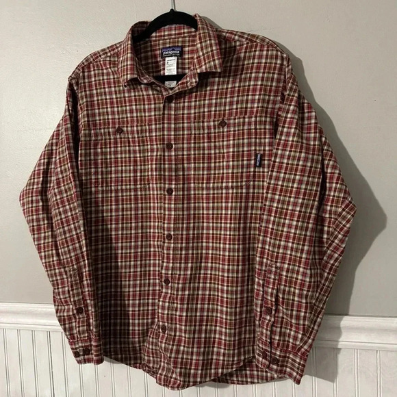 Patagonia | Organic Cotton Dark Red Mini Plaid Button Up Men’s Medium - Picture 2 of 7